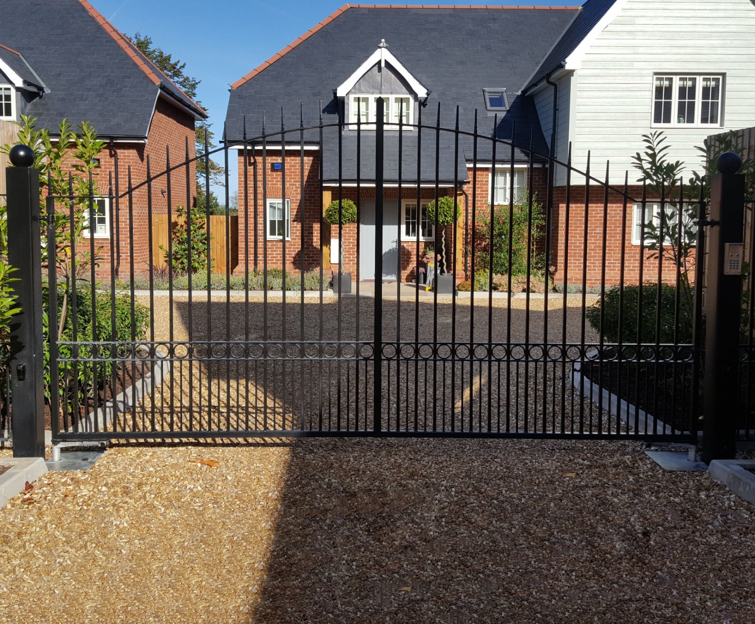 Newmarket Design Automatic Gates - September 2018 Hertfordshire