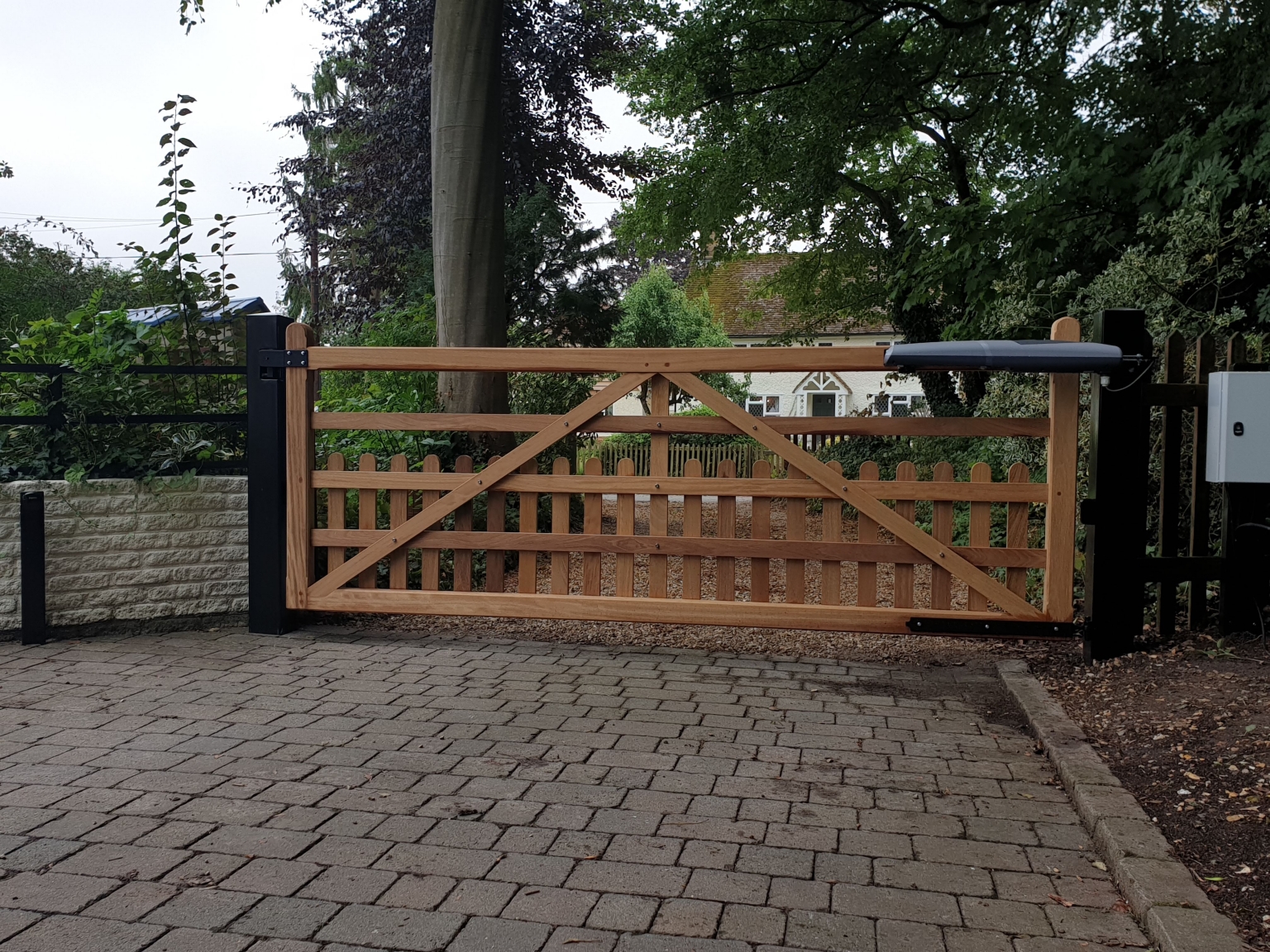 Iroko Terrier Automatic Gate August 2020 Royston Climate Autogates