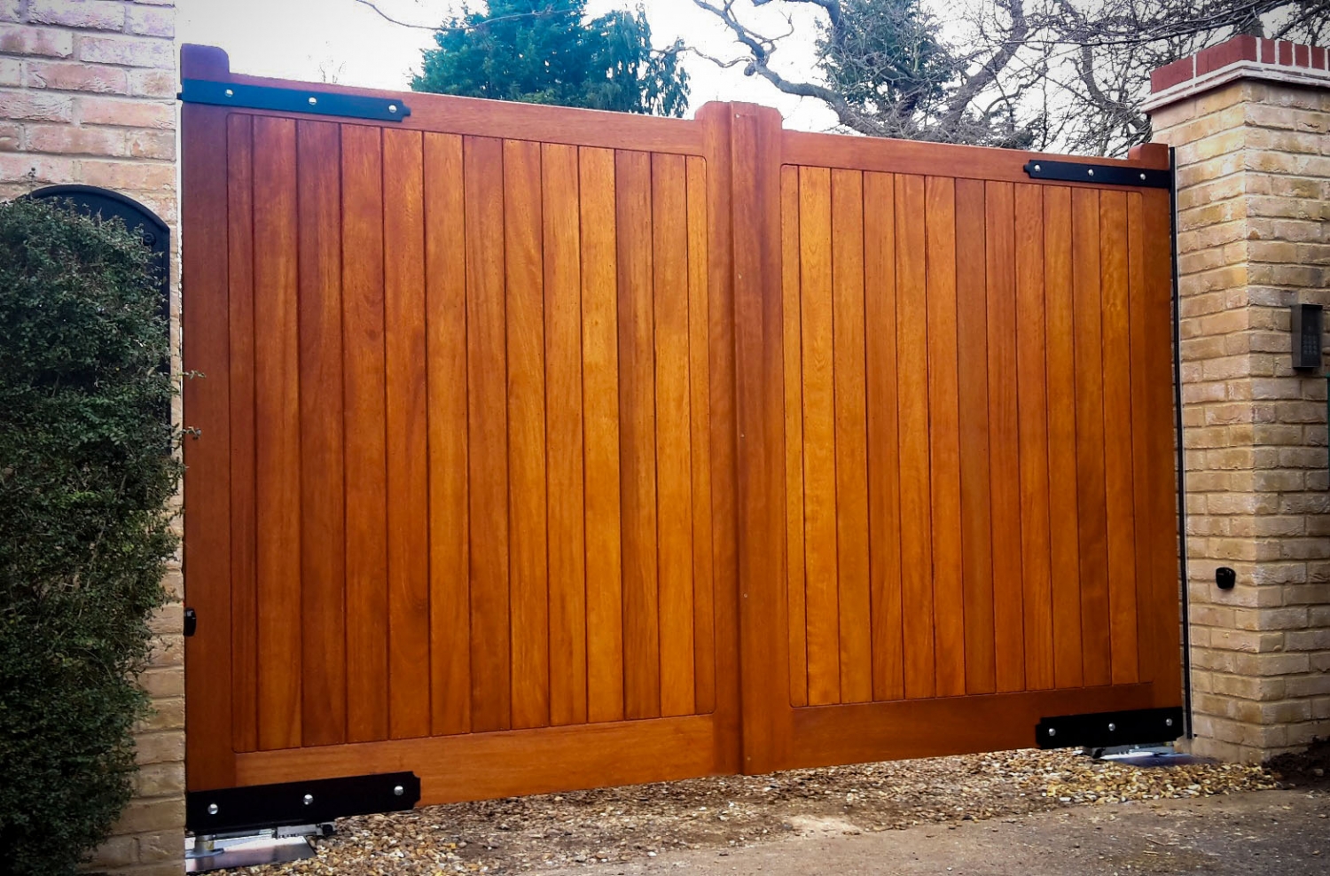 Hadleigh Design Automatic Gates June 2017 Cambridge Climate Autogates