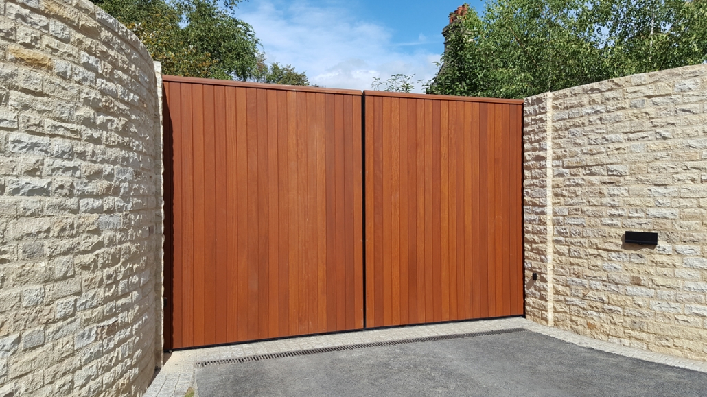 Automatic Bi-Parting Sliding Gate - August 2016 Cambridge
