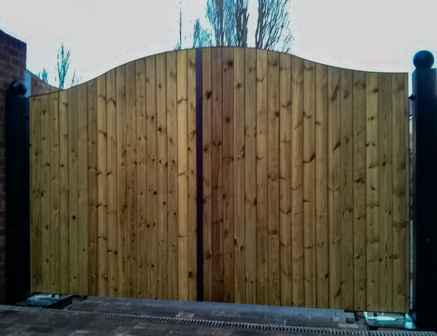 Linton Design Automatic Gates - January 2014 Chelmsford