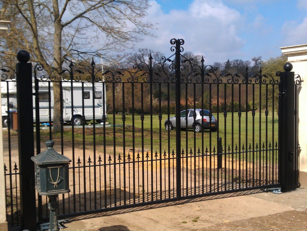 Walden Flat Design Automatic Gates Potters Bar Hertfordshire